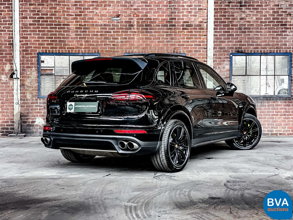 Porsche Cayenne 3.0 S E-Hybrid Sportchrono 462pk Plug-In Hybrid 2015 -Original NL-, 6-ZGG-67.