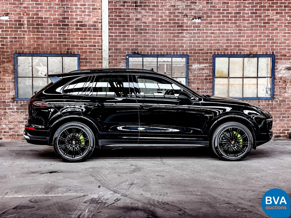 Porsche Cayenne 3.0 S E-Hybrid Sportchrono 462pk Plug-In Hybrid 2015 -Original NL-, 6-ZGG-67.