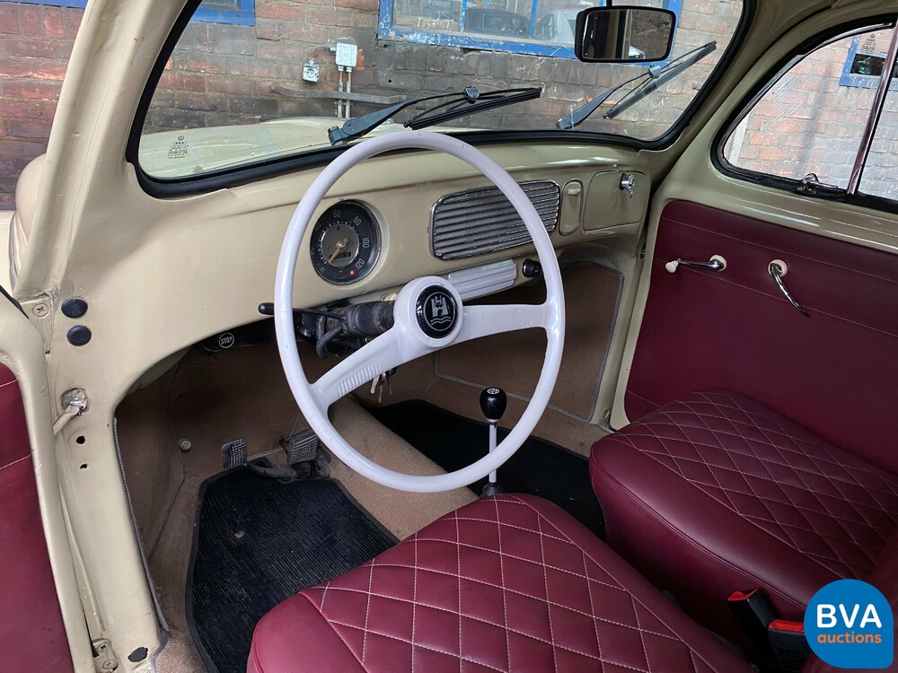 Volkswagen Käfer 1600 Ovales Faltdach.