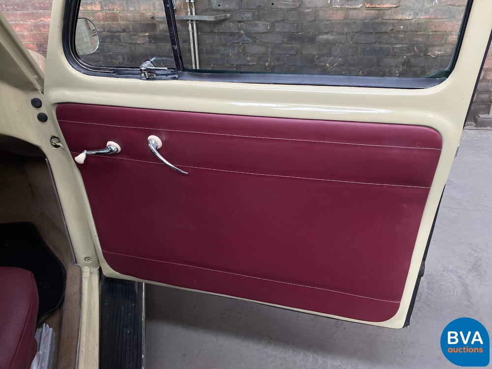 Volkswagen Käfer 1600 Ovales Faltdach.