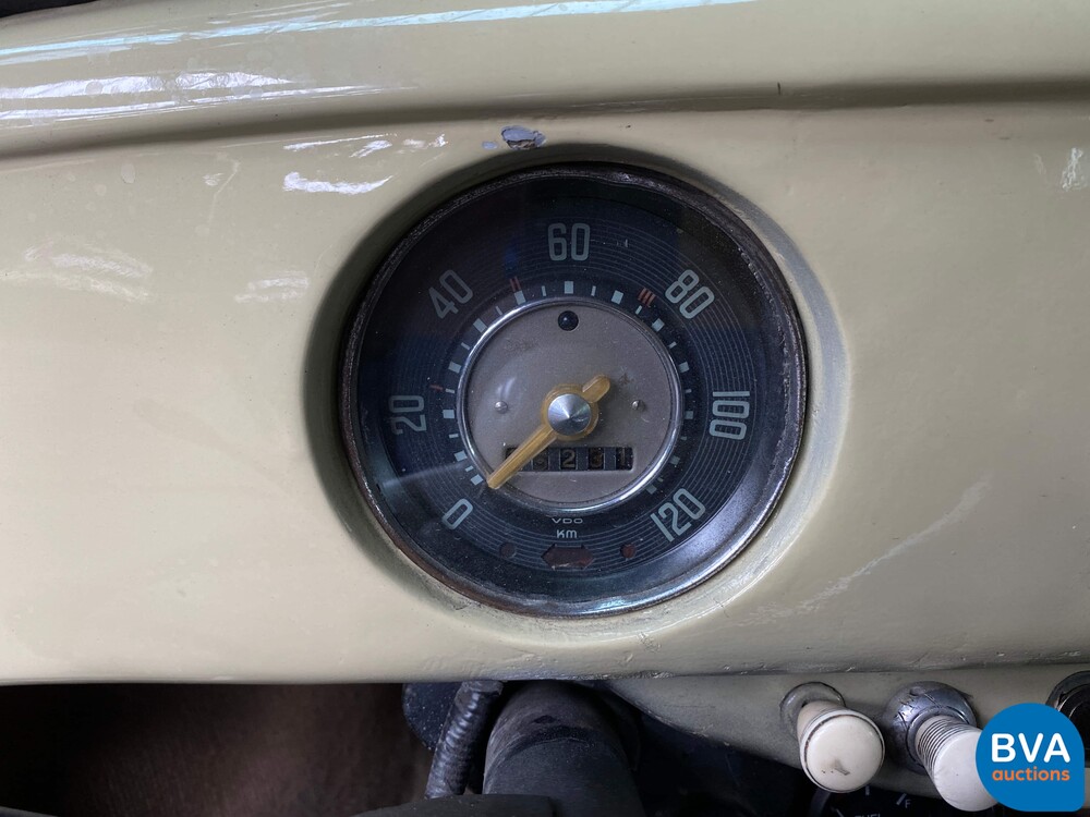 Volkswagen Käfer 1600 Ovales Faltdach.