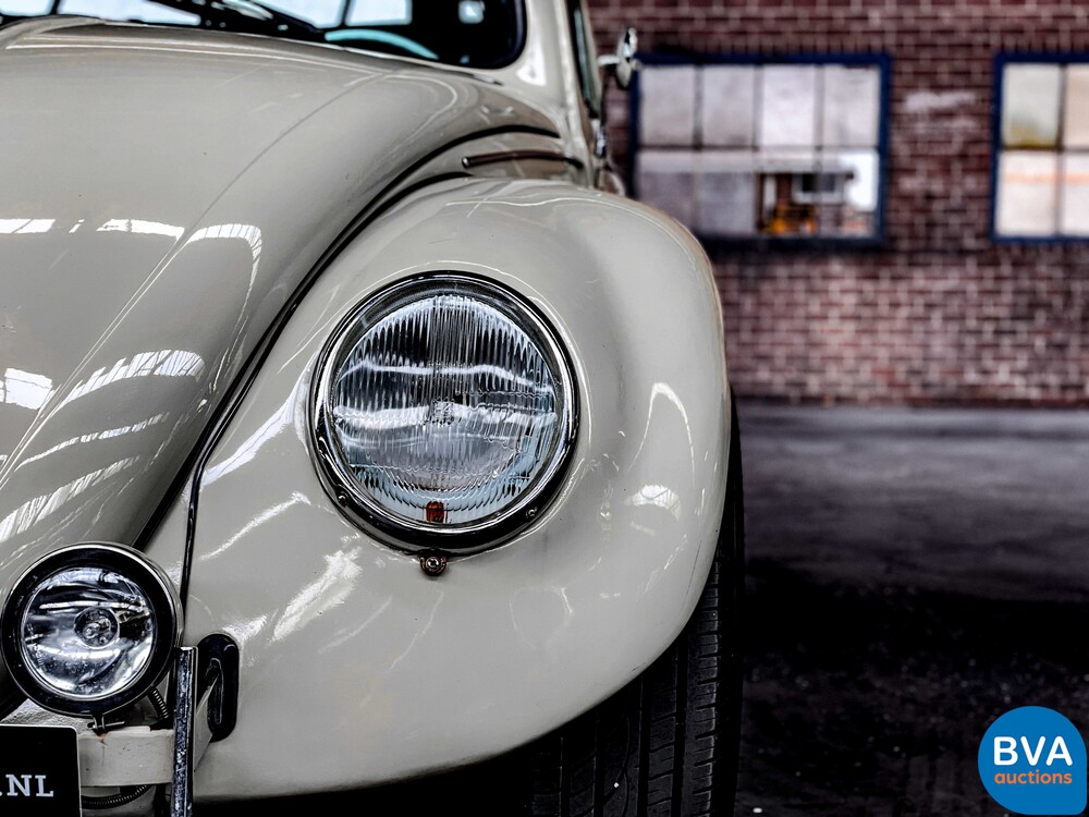 Volkswagen Käfer 1600 Ovales Faltdach.