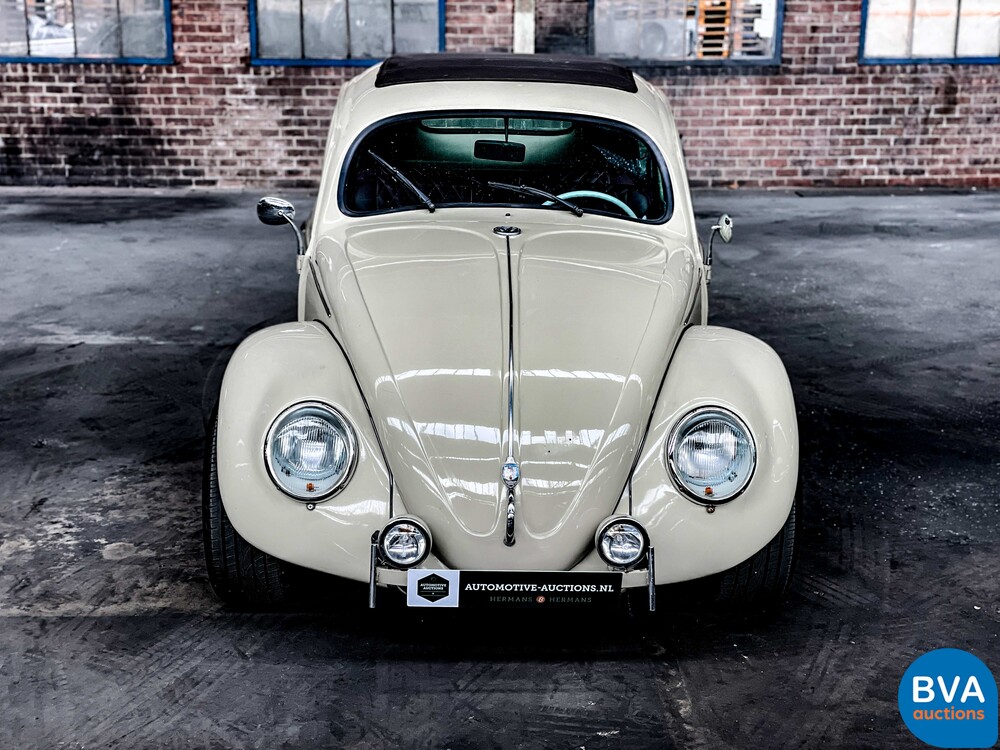 Volkswagen Käfer 1600 Ovales Faltdach.