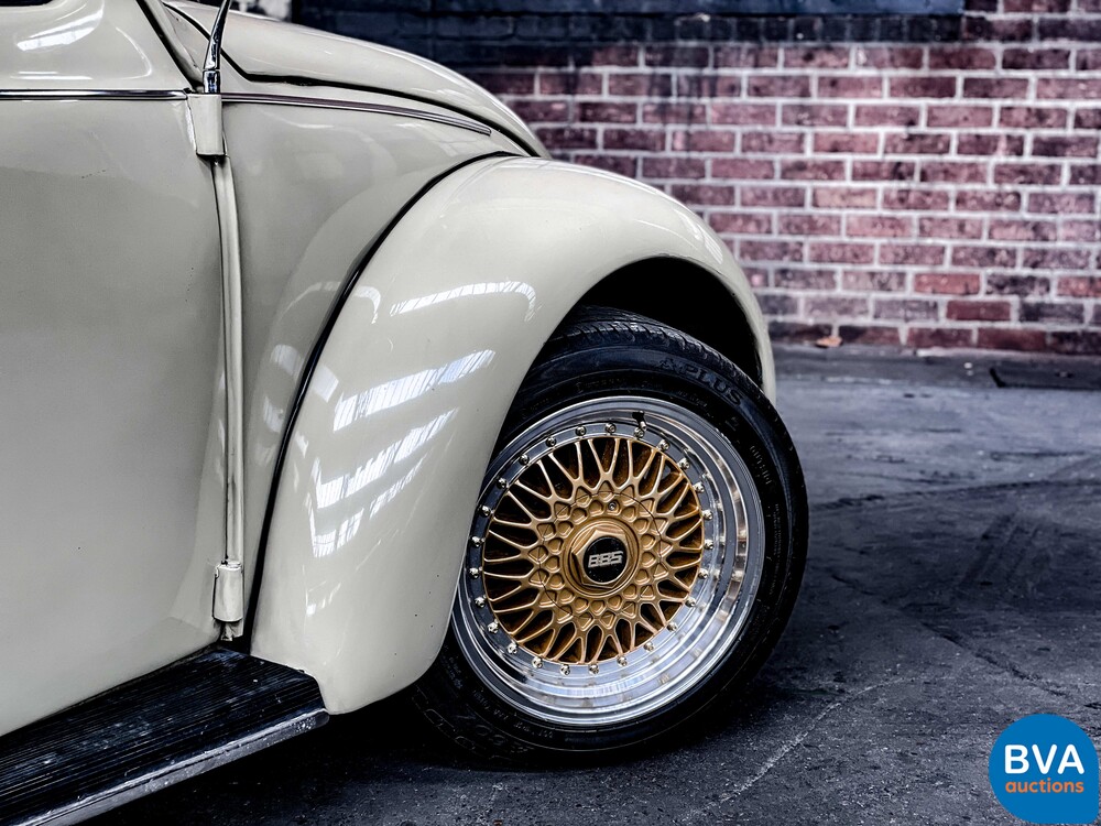 Volkswagen Käfer 1600 Ovales Faltdach.