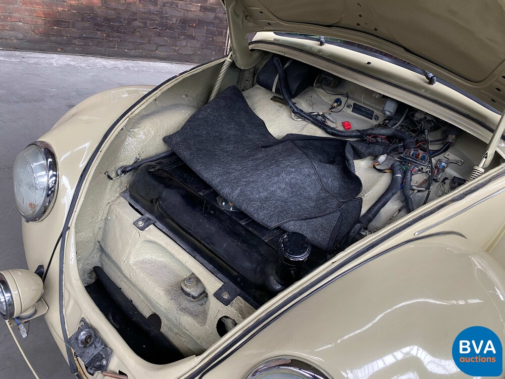 Volkswagen Käfer 1600 Ovales Faltdach.