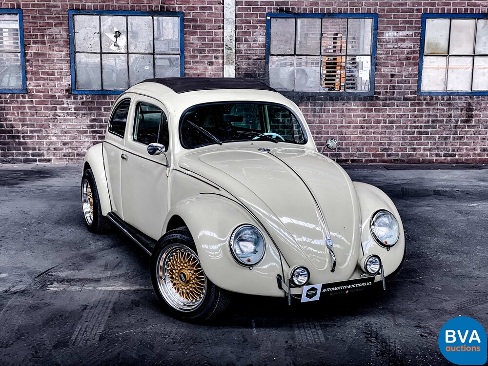 Volkswagen Käfer 1600 Ovales Faltdach.