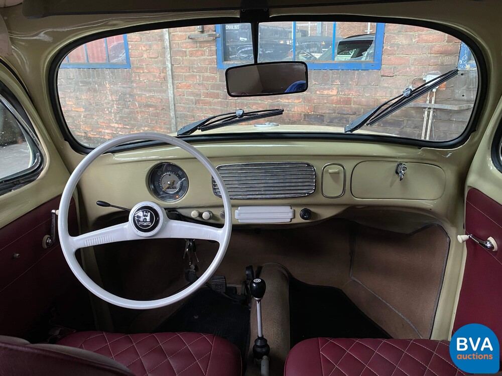 Volkswagen Käfer 1600 Ovales Faltdach.