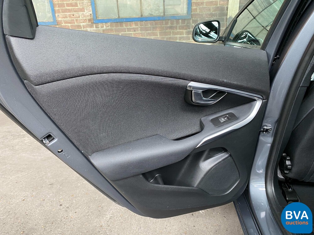 Volvo V40 2.0 D2 Nordic+ Facelift, PK-783-J.