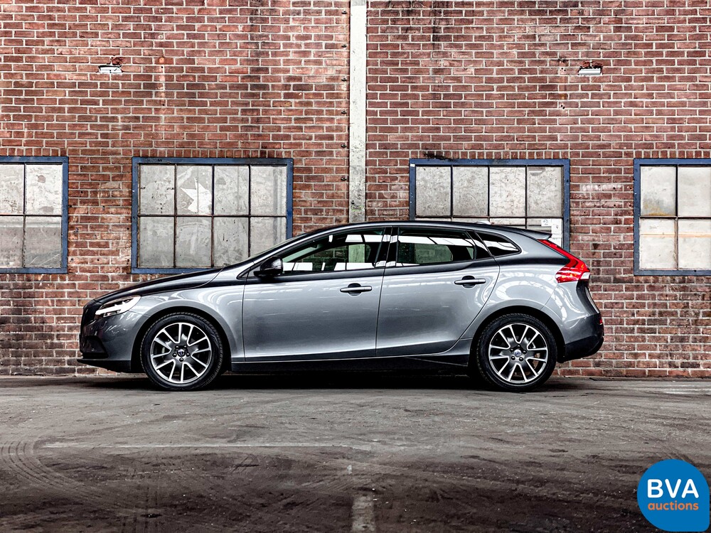 Volvo V40 2.0 D2 Nordic+ Facelift, PK-783-J.