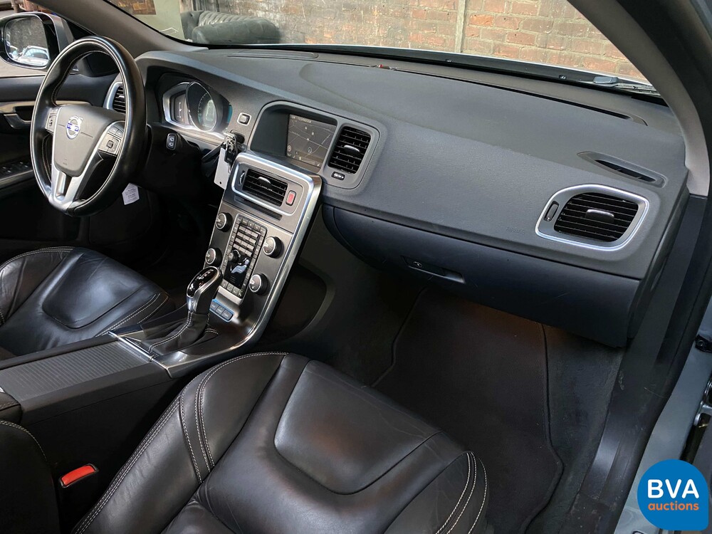 Volvo V60 2.4 D6 AWD Plug-In Hybrid Summum 2013 -Origineel NL-, 8-SKS-97