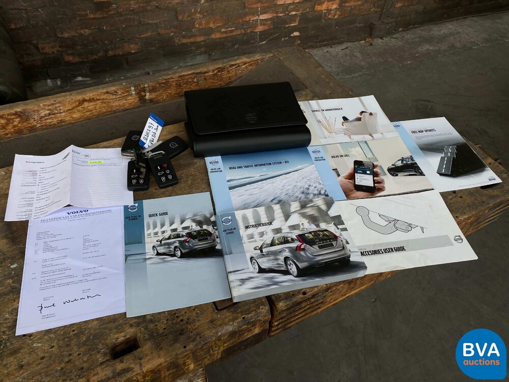 Volvo V60 2.4 D6 AWD Plug-In Hybrid Summum 2013 -Origineel NL-, 8-SKS-97