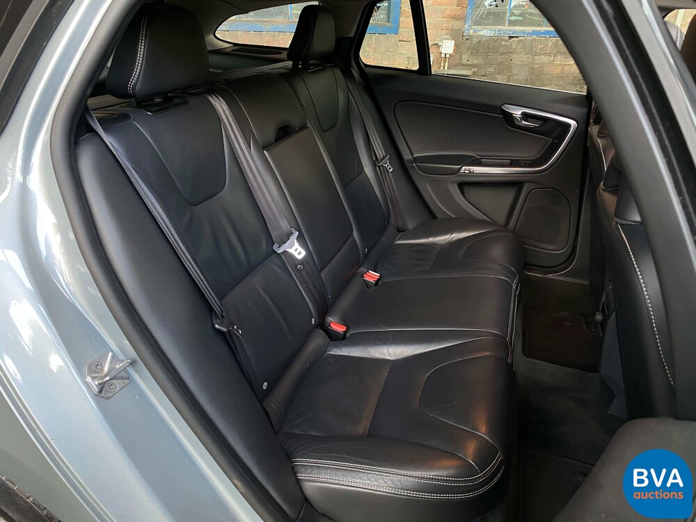 Volvo V60 2.4 D6 AWD Plug-In Hybrid Summum 2013 -Origineel NL-, 8-SKS-97