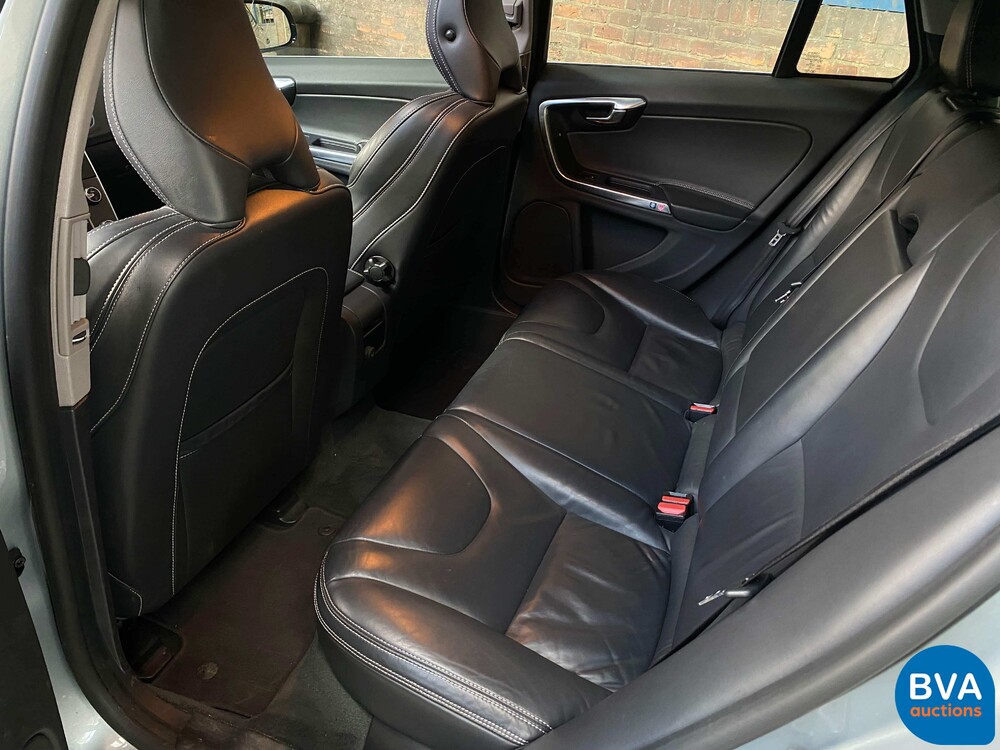 Volvo V60 2.4 D6 AWD Plug-In Hybrid Summum 2013 -Origineel NL-, 8-SKS-97