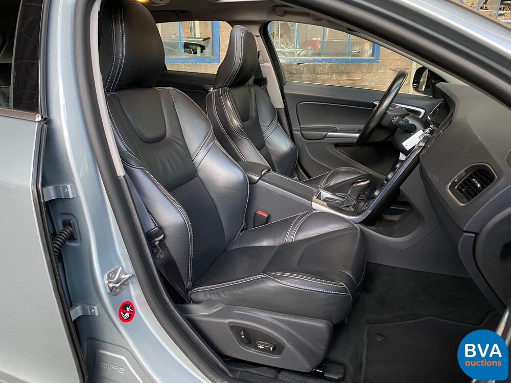 Volvo V60 2.4 D6 AWD Plug-In Hybrid Summum 2013 -Origineel NL-, 8-SKS-97