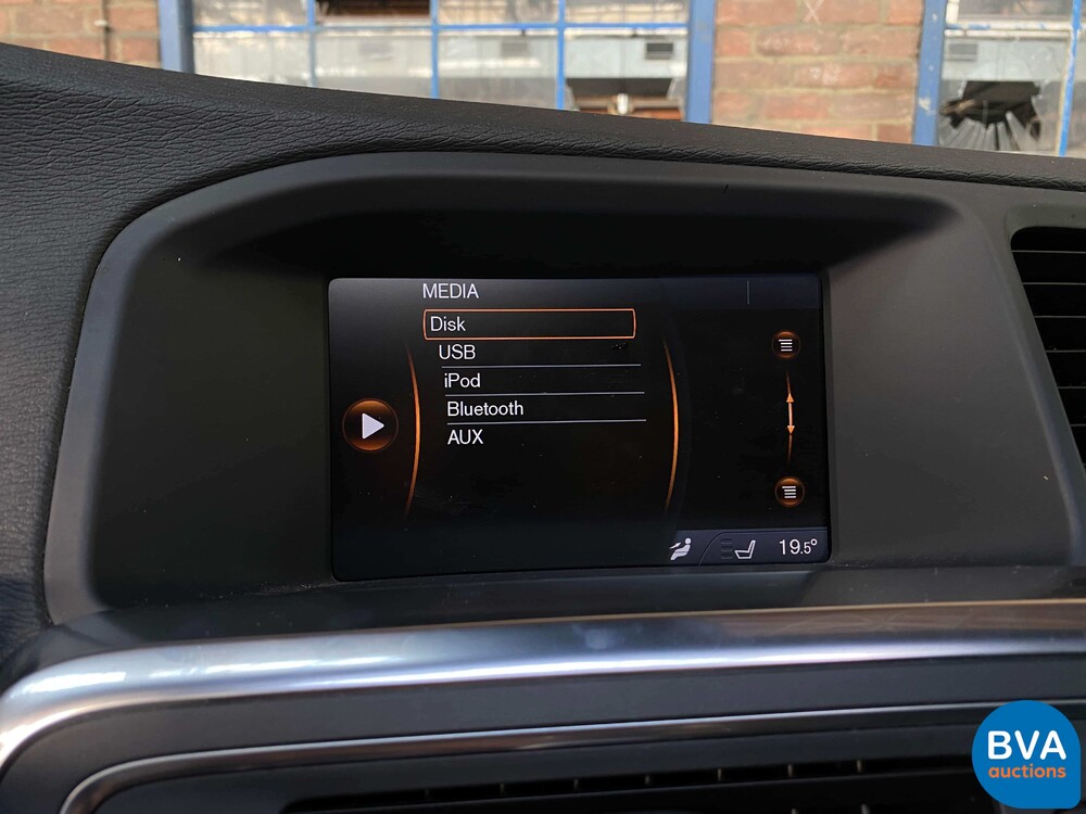 Volvo V60 2.4 D6 AWD Plug-In Hybrid Summum 2013 -Origineel NL-, 8-SKS-97