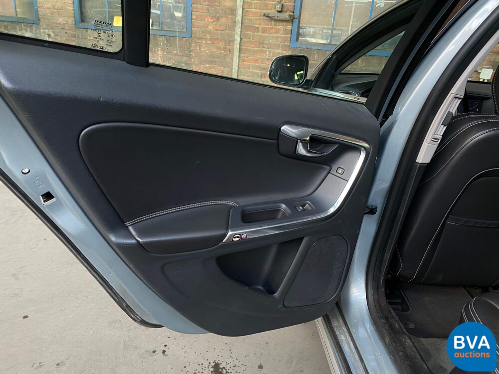 Volvo V60 2.4 D6 AWD Plug-In Hybrid Summum 2013 -Origineel NL-, 8-SKS-97