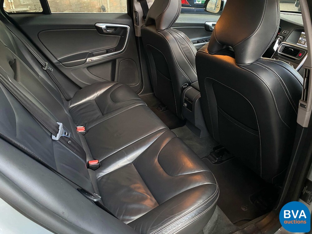 Volvo V60 2.4 D6 AWD Plug-In Hybrid Summum 2013 -Origineel NL-, 8-SKS-97