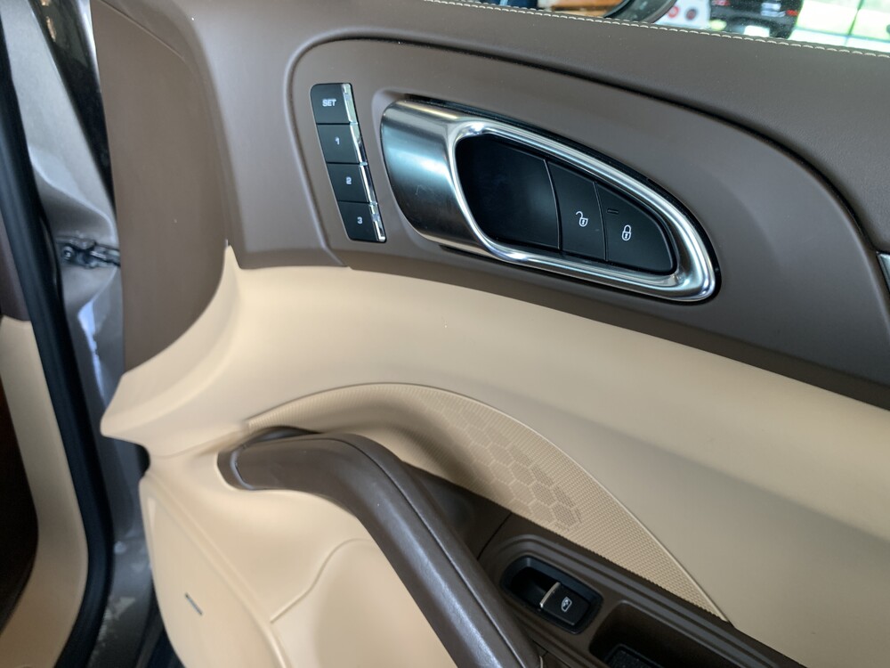 Porsche Cayenne 3.0 S E-Hybrid 462pk 2015 Plug-in Hybride -Org NL- 8-ZHF-83