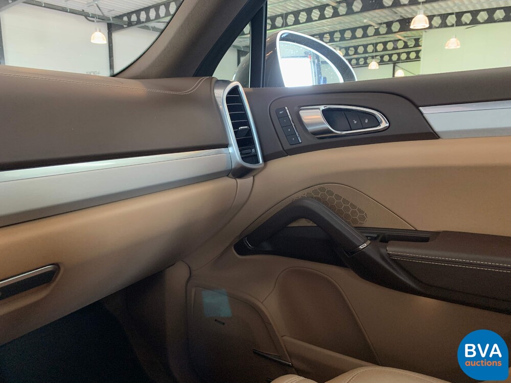 Porsche Cayenne 3.0 S E-Hybrid 462pk 2015 Plug-in Hybride -Org NL- 8-ZHF-83