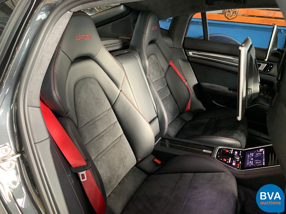 Porsche Panamera 4.0 GTS Sportchrono 460pk 2019, NL-kenteken