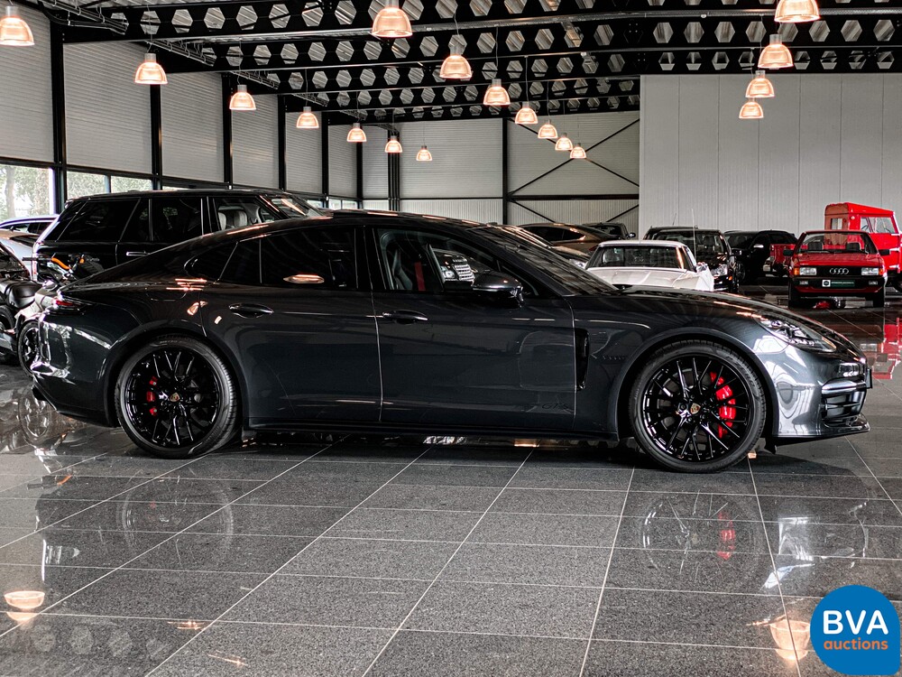 Porsche Panamera 4.0 GTS Sportchrono 460pk 2019, NL-kenteken