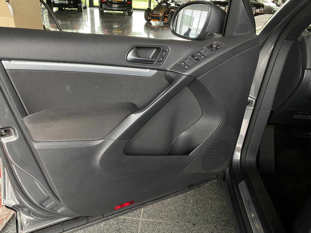 Volkswagen Tiguan 1.4 TSI R-Line Edition 150hp 2015 -Org. NL-, HD-114-G.