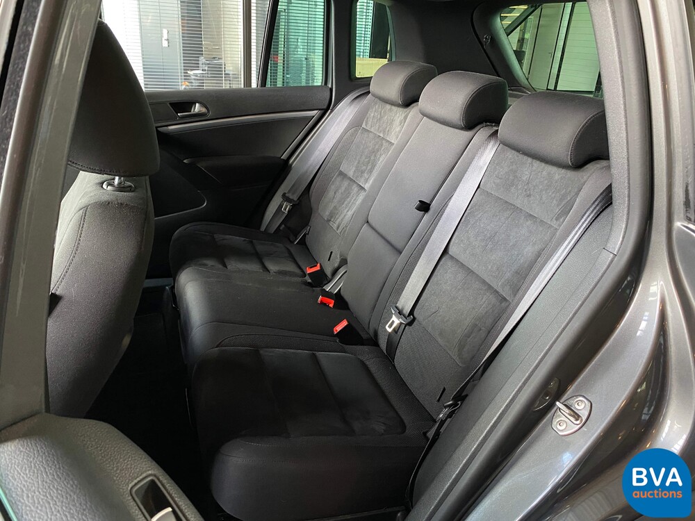 Volkswagen Tiguan 1.4 TSI R-Line Edition 150hp 2015 -Org. NL-, HD-114-G.