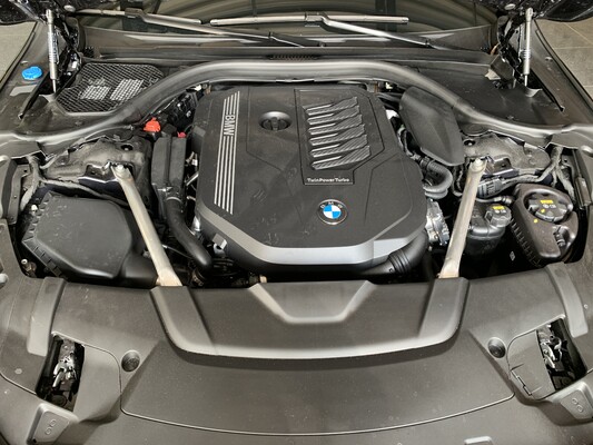 BMW 740Li xDrive High Executive M-Sport 7er LANG 333PS 2021 -GARANTIE-, L-303-RB.