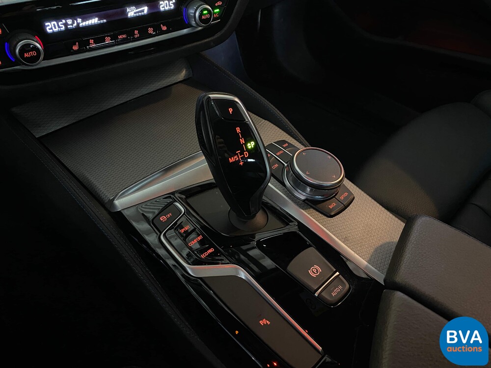 BMW 530d 5-serie Touring High Executive M-sport 265pk 2018, ZT-686-P