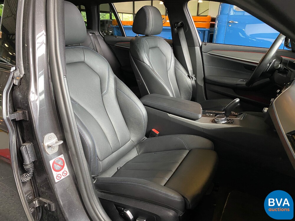 BMW 530d 5-serie Touring High Executive M-sport 265pk 2018, ZT-686-P