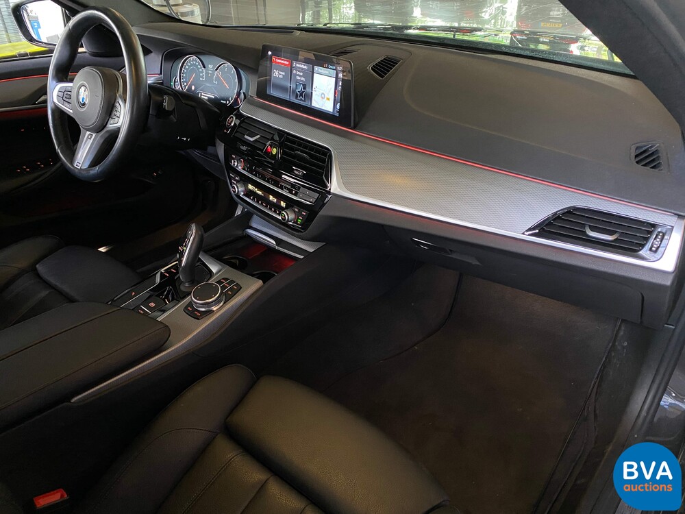 BMW 530d 5-serie Touring High Executive M-sport 265pk 2018, ZT-686-P