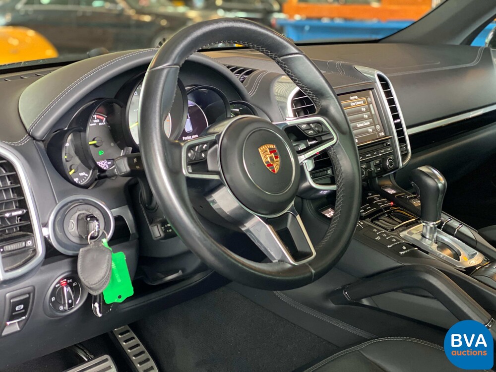 Porsche Cayenne 3.0 S E-Hybrid 462pk 2014, -Org NL- 8-XZR-10.