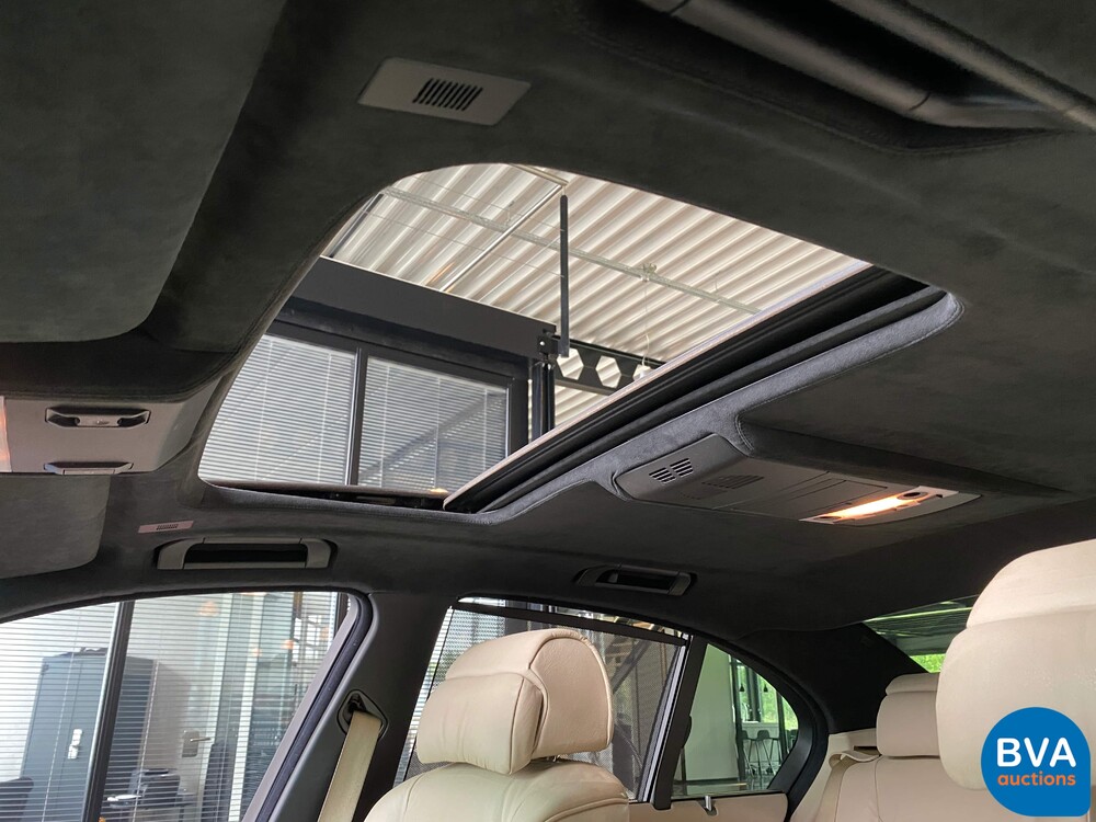 BMW 740i High executive M-sport 7-series 306pk 2005 -Org NL-, 31-RT-XH.