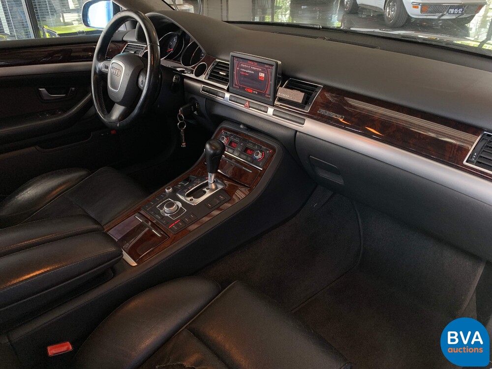 Audi A8 Lang 6.0 W12 Quattro Pro line 450pk 2004, 69-RD-NX