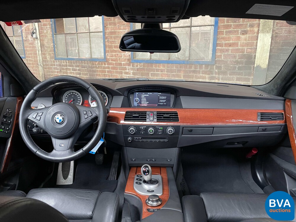 BMW M5 5.0 V10 E60 507pk 5-Serie 2005 -YOUNGTIMER-, J-709-BP.