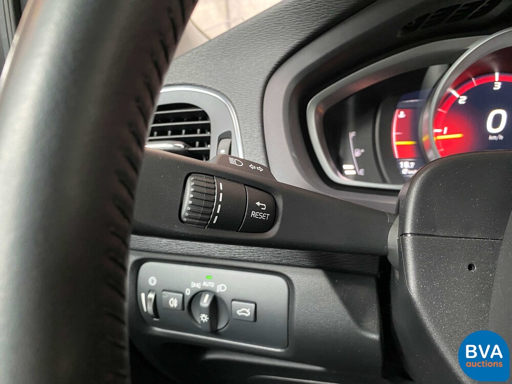 Volvo V40 2.0 D2 Nordic+ Facelift, PK-783-J.