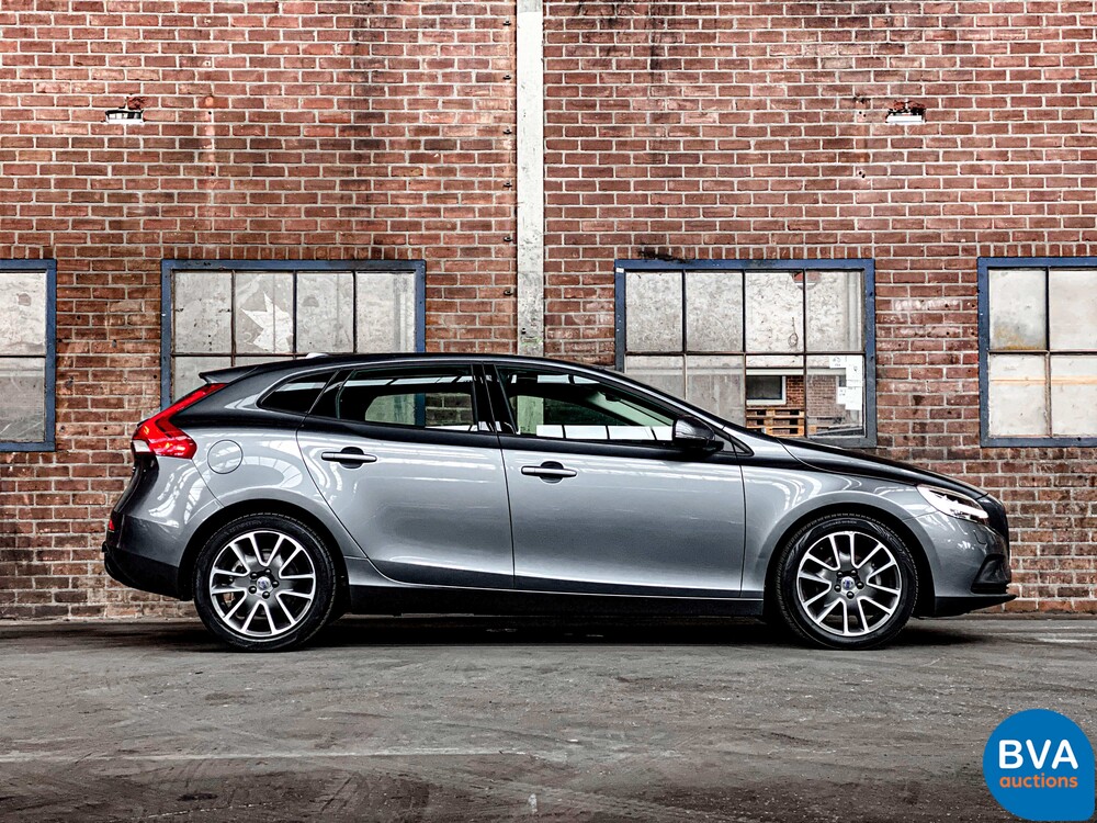 Volvo V40 2.0 D2 Nordic+ Facelift, PK-783-J.