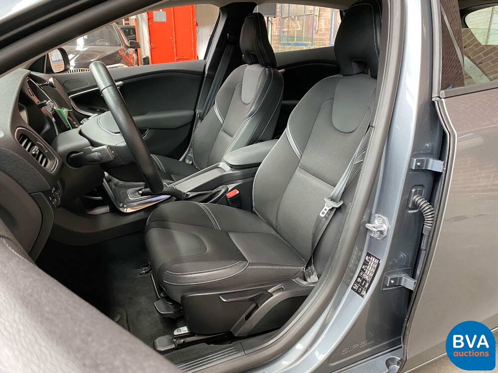 Volvo V40 2.0 D2 Nordic+ Facelift, PK-783-J.