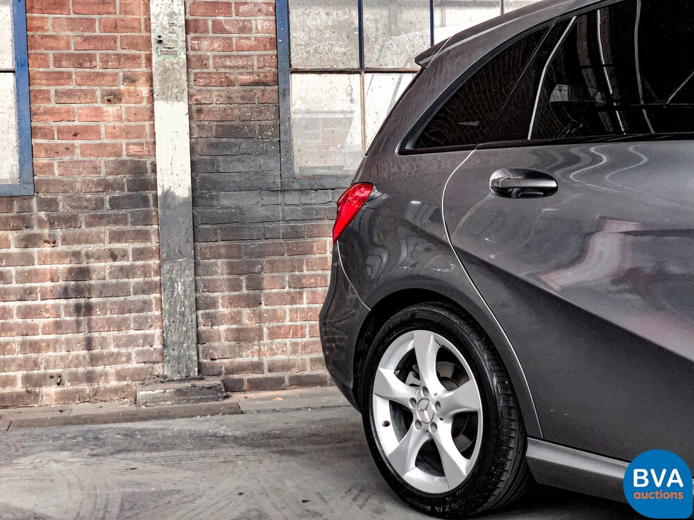 Mercedes-Benz B180 B-Klasse Ambition -Org NL, 2-SHJ-07.