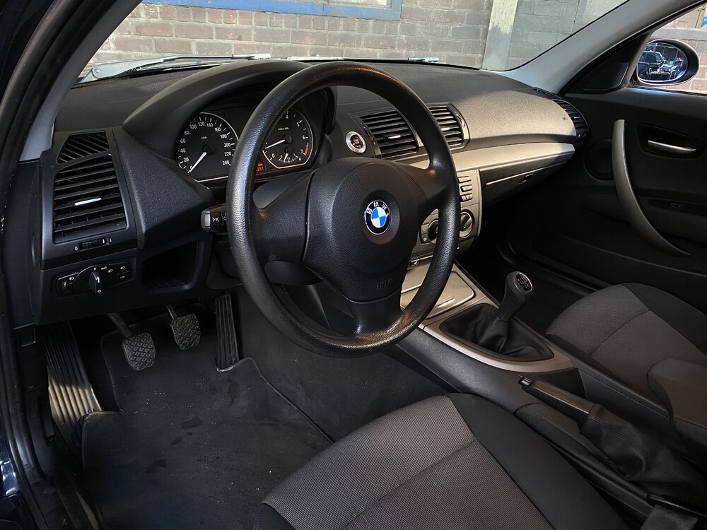 BMW 118i 1er 129PS 2006, KL-743-J.
