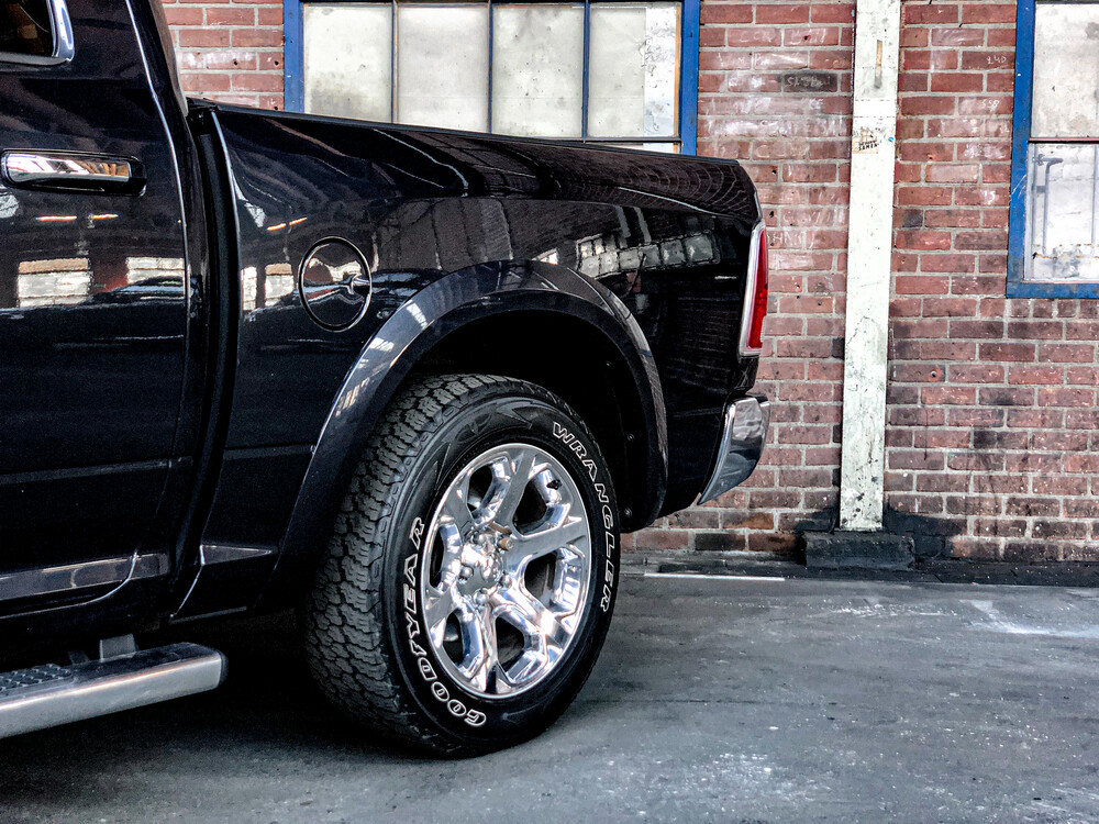 Dodge Ram 1500 5.7 V8 Quad Cab 6'4 401 PS 2015 -Org. NL-, VN-528-K.