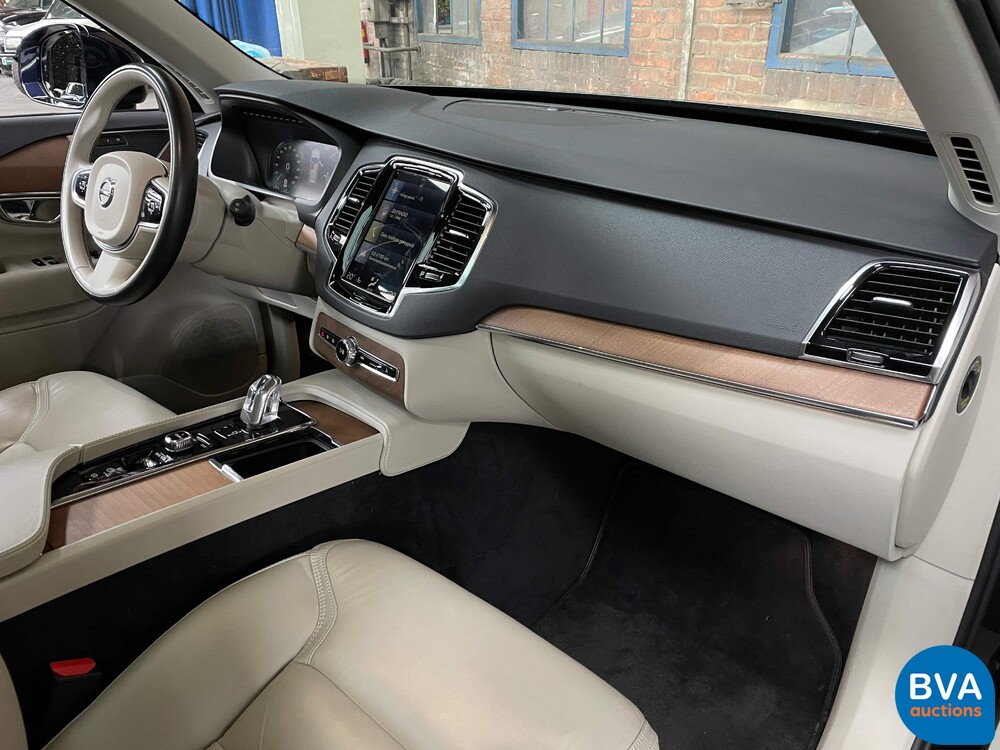 Volvo XC90 T8 Twin Engine AWD Beschriftung 7-Pers. 408 PS 49gr. CO2 2016.
