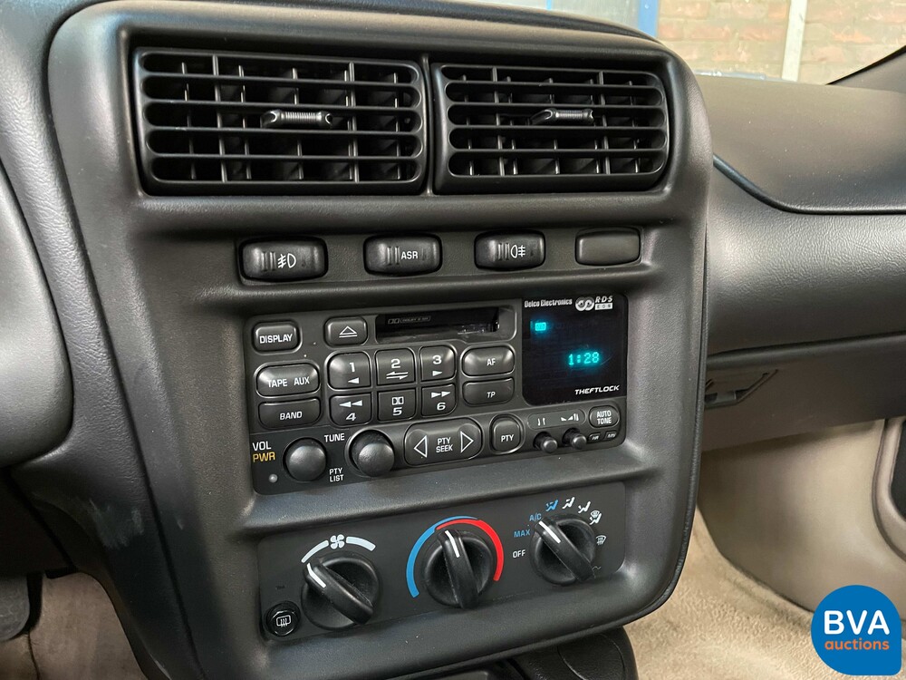 Chevrolet Camaro Coupé 194 PS 2001.