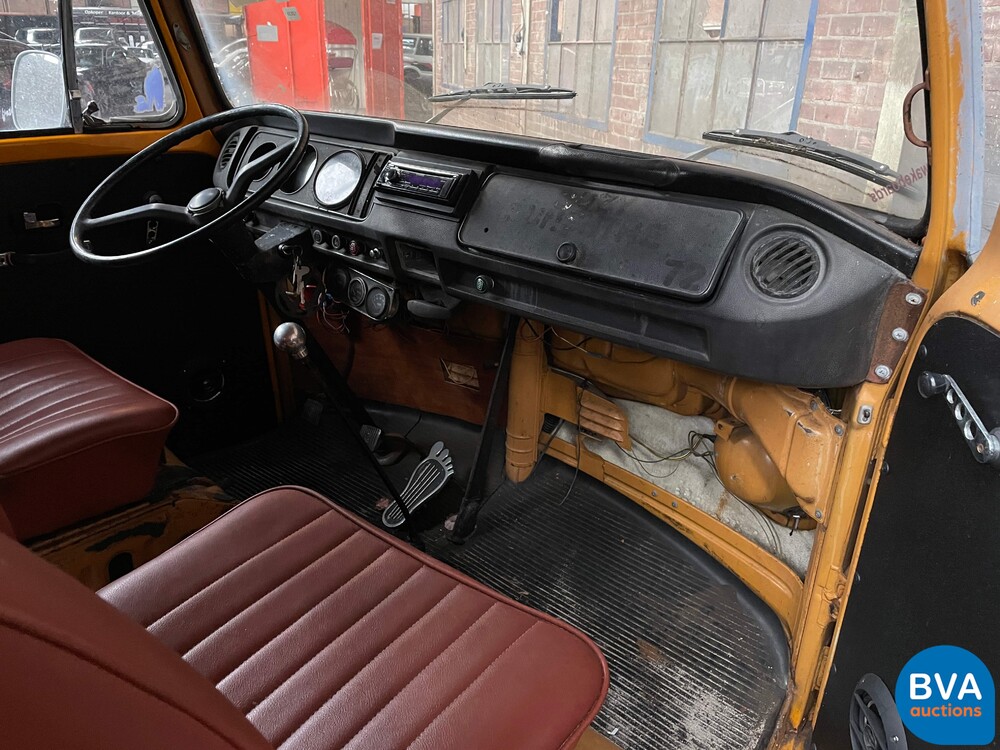 Volkswagen T2 Westfalia Wohnmobiltransporter 1972.