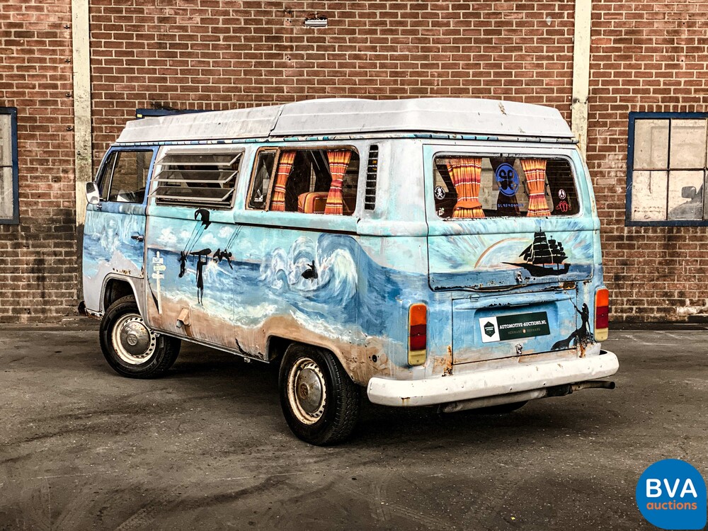 Volkswagen T2 Westfalia Wohnmobiltransporter 1972.