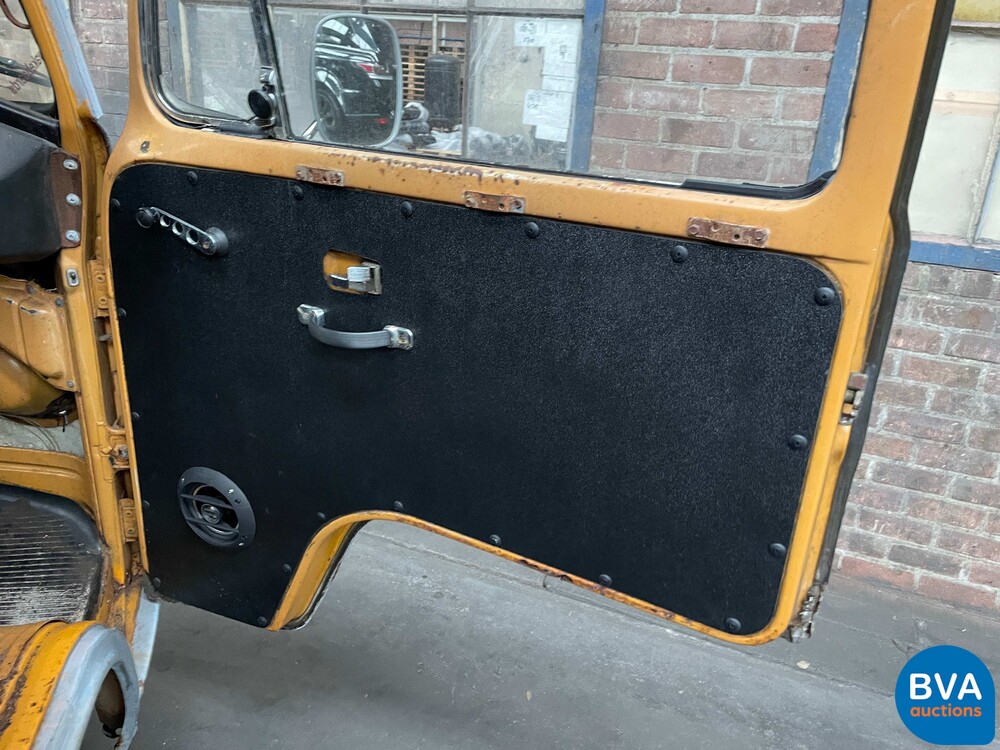 Volkswagen T2 Westfalia Wohnmobiltransporter 1972.