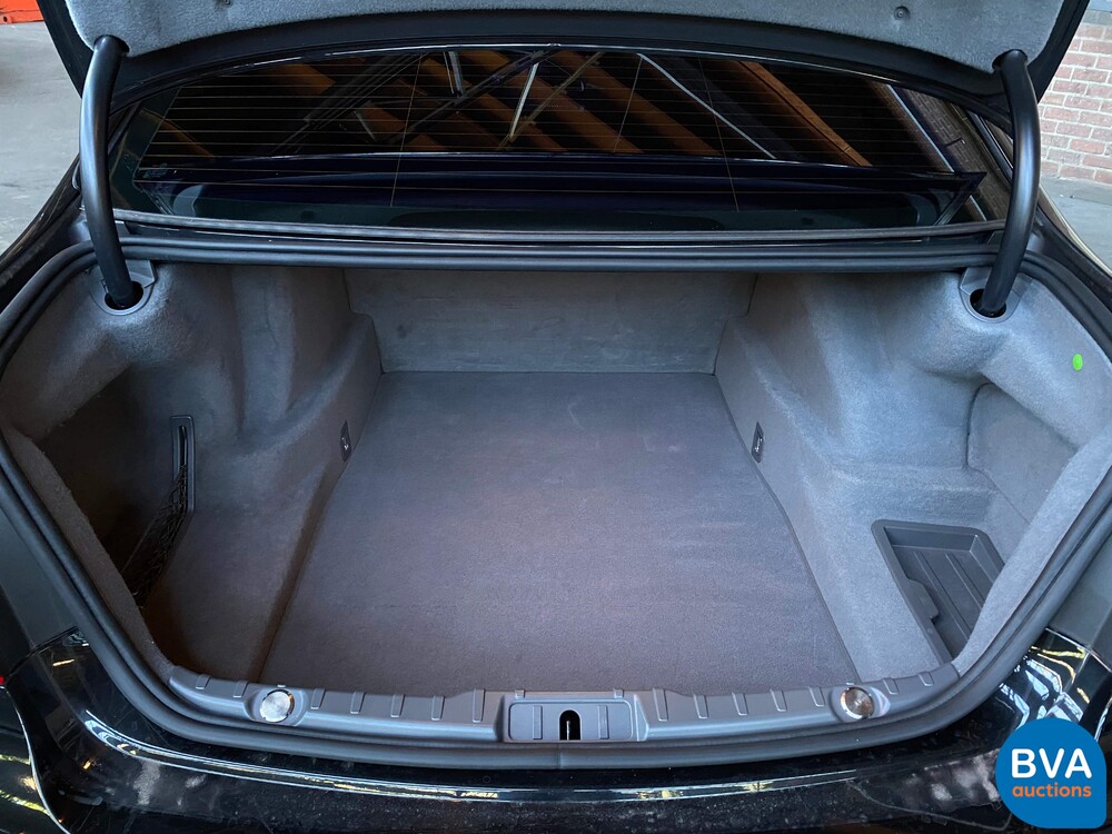 BMW 740i High-Executive 3.0 326 PS 2009.