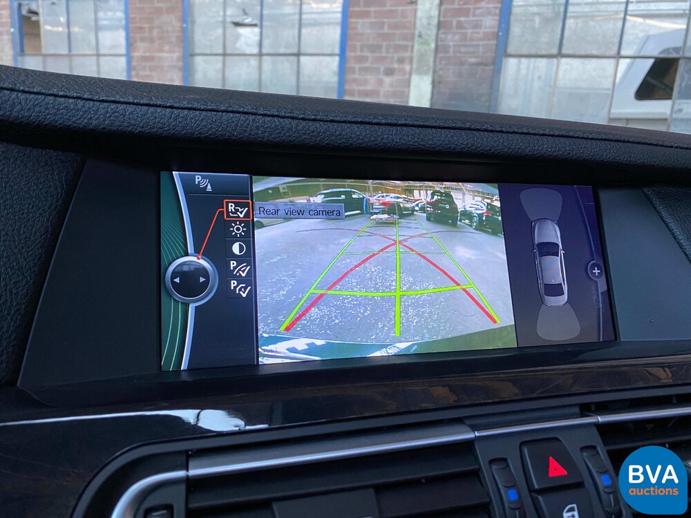 BMW 740i High-Executive 3.0 326 PS 2009.