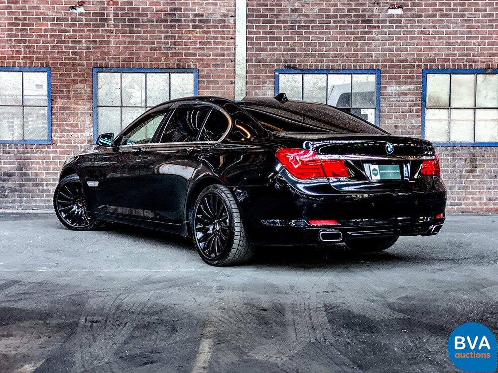 BMW 740i High-Executive 3.0 326 PS 2009.
