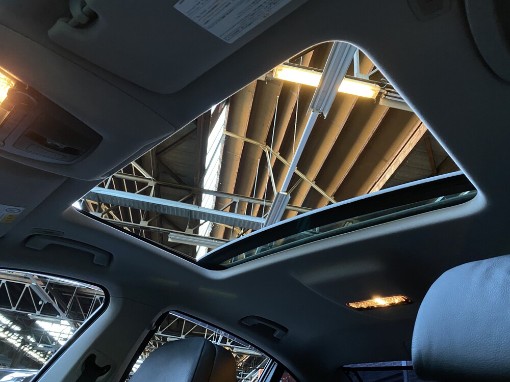 BMW 740i High-Executive 3.0 326 PS 2009.